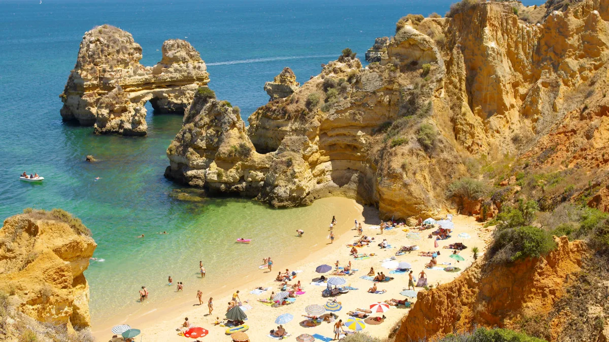 Praia do Camilo